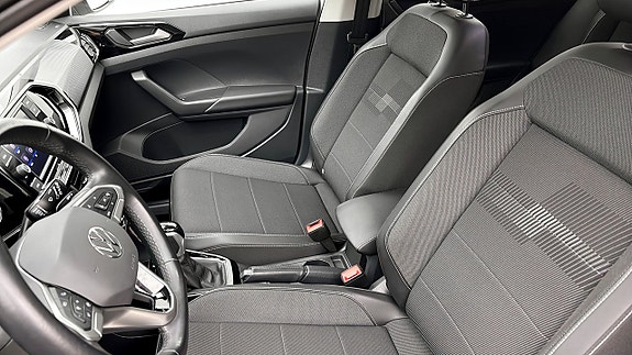 Volkswagen T-Cross 8 of 12