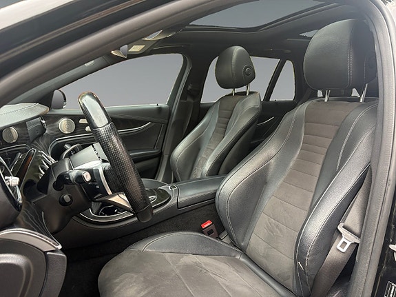 Mercedes-Benz E300 6 of 19
