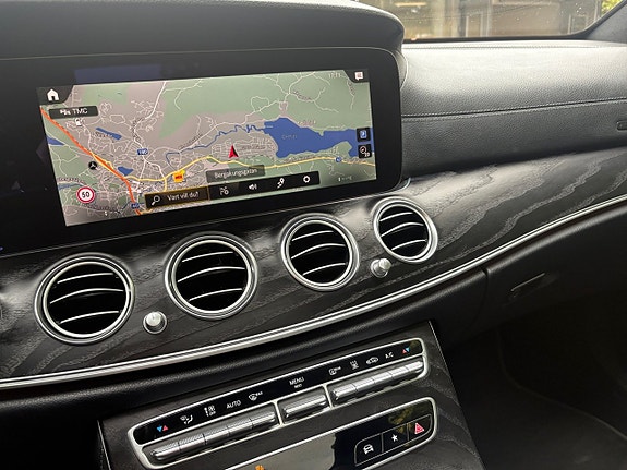 Mercedes-Benz E300 13 of 19