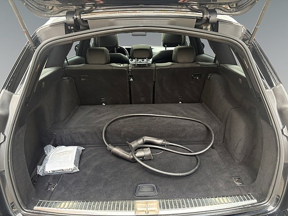 Mercedes-Benz E300 17 of 19
