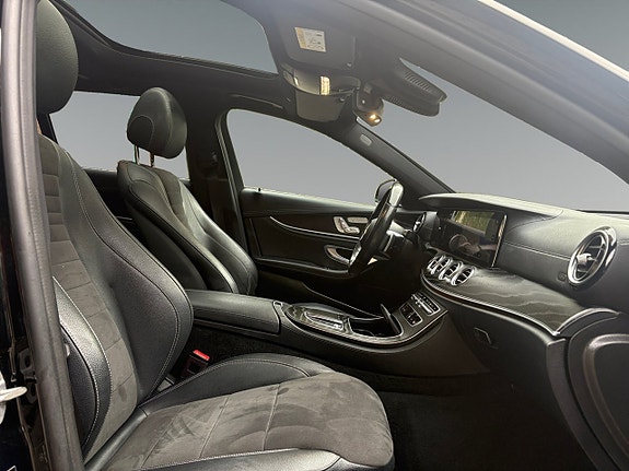 Mercedes-Benz E300 7 of 19
