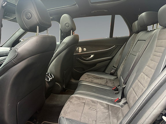 Mercedes-Benz E300 8 of 19