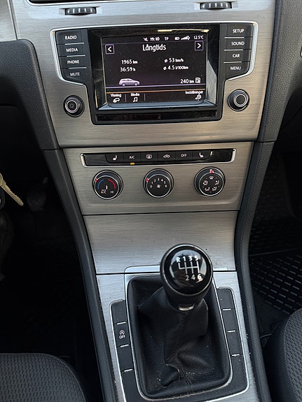 Volkswagen Golf VII 8 of 9