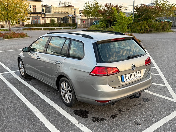 Volkswagen Golf VII 2 of 9