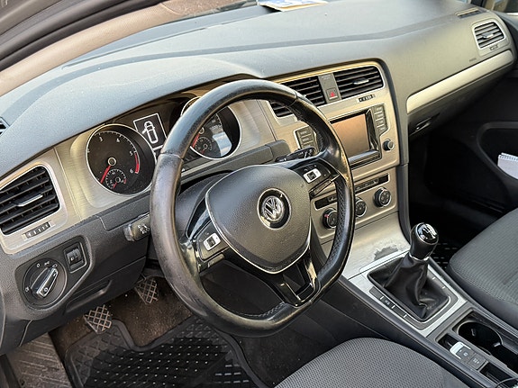 Volkswagen Golf VII 6 of 9