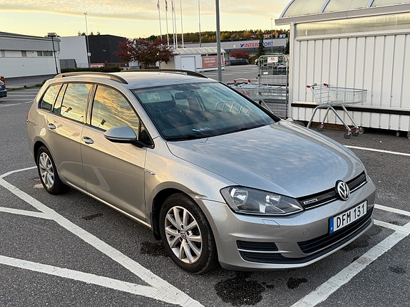 Volkswagen Golf VII 4 of 9