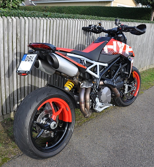 Ducati Hypermotard 950 RVE 2 of 10