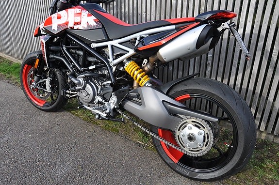 Ducati Hypermotard 950 RVE 4 of 10