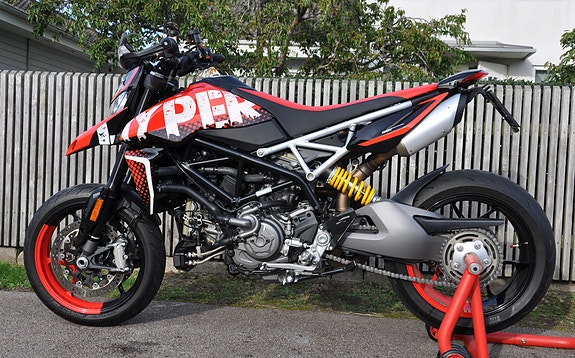 Ducati Hypermotard 950 RVE 3 of 10