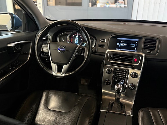 Volvo V60 11 of 18