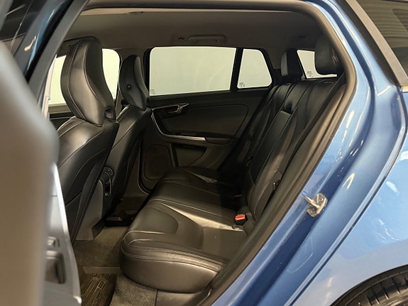 Volvo V60 14 of 18