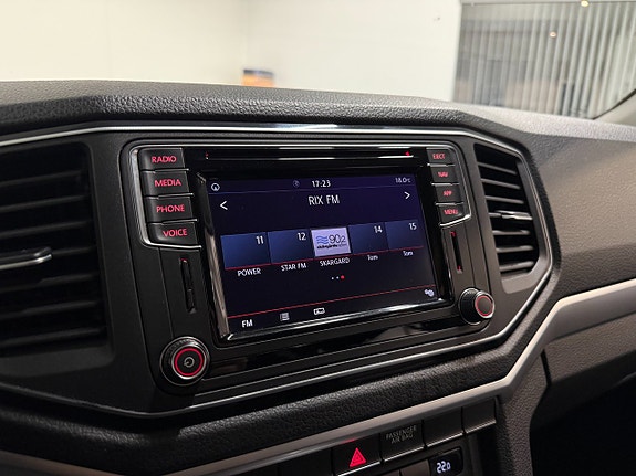 Volkswagen Amarok 12 of 19