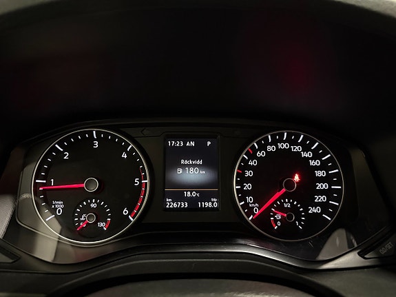 Volkswagen Amarok 11 of 19