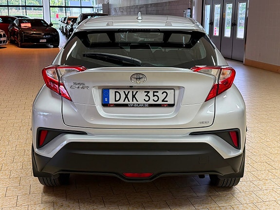 Toyota C-HR 6 of 24