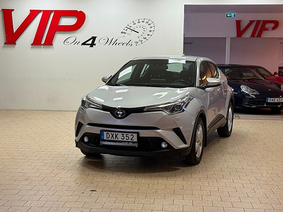 Toyota C-HR 3 of 24