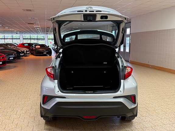 Toyota C-HR 11 of 24