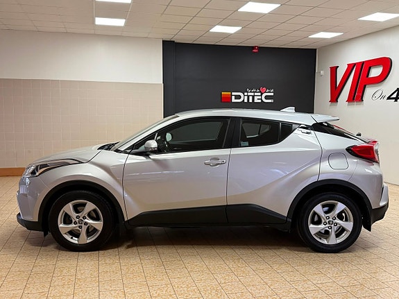 Toyota C-HR 4 of 24