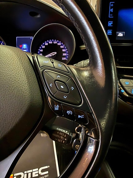Toyota C-HR 21 of 24