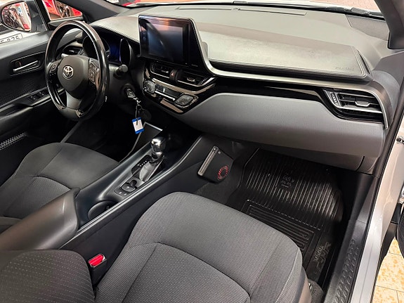 Toyota C-HR 17 of 24