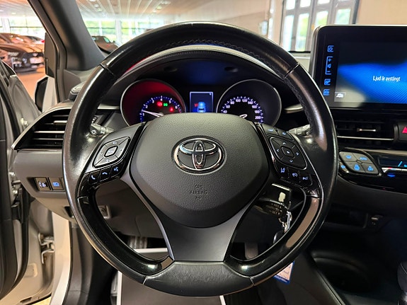 Toyota C-HR 19 of 24