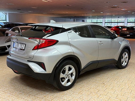 Toyota C-HR 7 of 24
