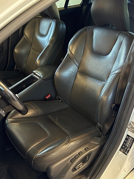Volvo V60 Cross Country 18 of 30