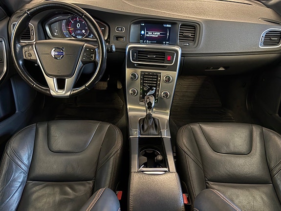 Volvo V60 Cross Country 15 of 30