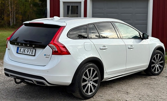Volvo V60 Cross Country 4 of 30
