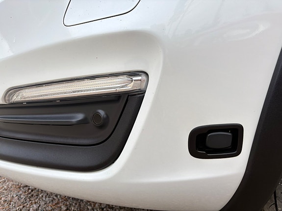Volvo V60 Cross Country 13 of 30