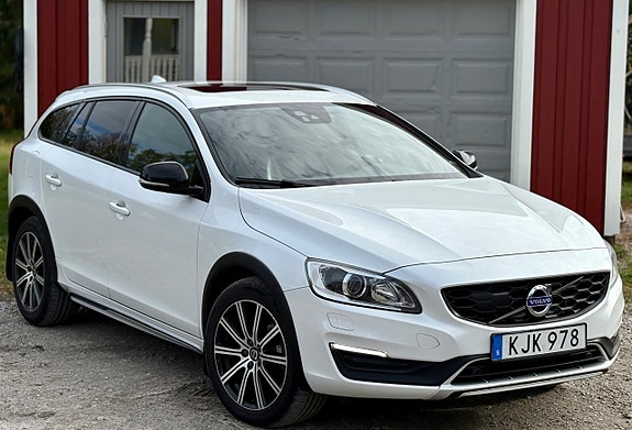 Volvo V60 Cross Country 3 of 30