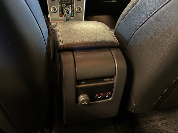Volvo V60 Cross Country 24 of 30