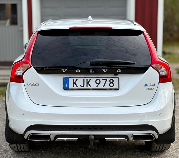 Volvo V60 Cross Country 6 of 30