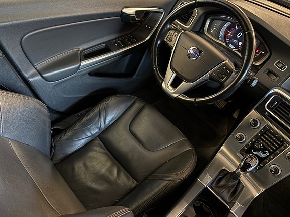 Volvo V60 Cross Country 16 of 30