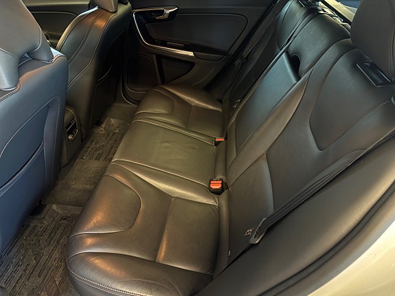 Volvo V60 Cross Country 22 of 30