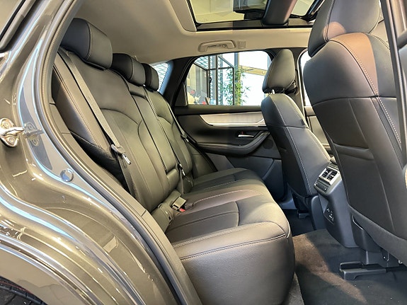 Mazda CX-60 4 of 7