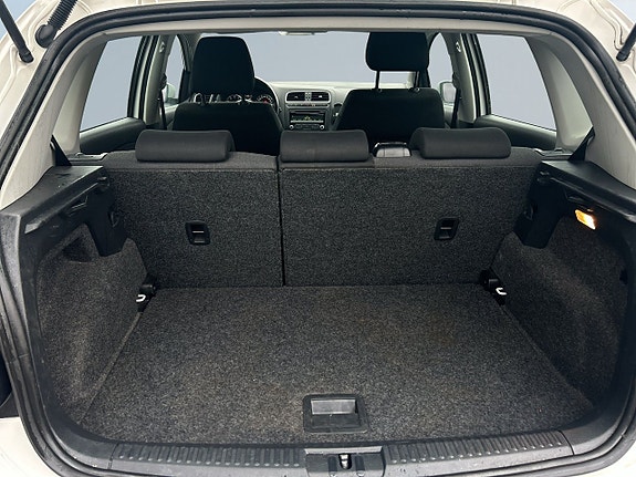 Volkswagen Polo 12 of 21