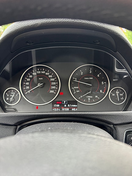 BMW 320d 13 of 14
