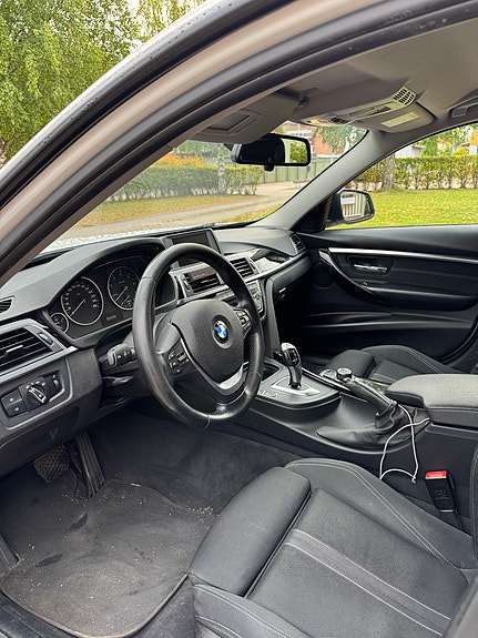 BMW 320d 11 of 14