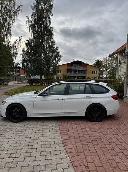 BMW 320d 3 of 14