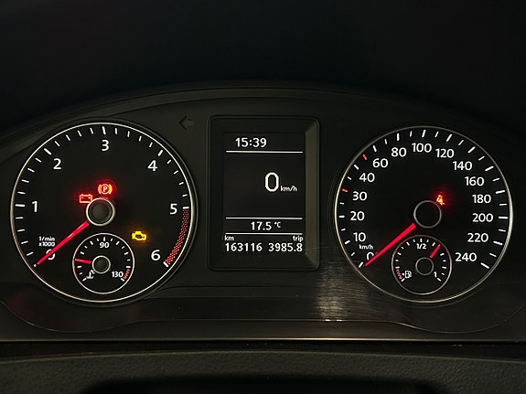 Volkswagen Caravelle 17 of 26
