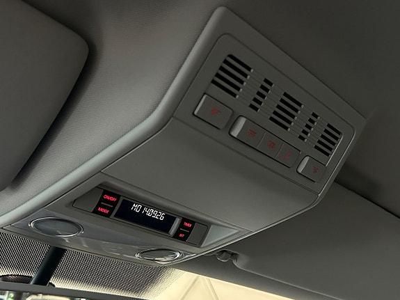 Volkswagen Caravelle 20 of 26
