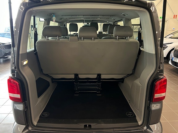 Volkswagen Caravelle 11 of 26