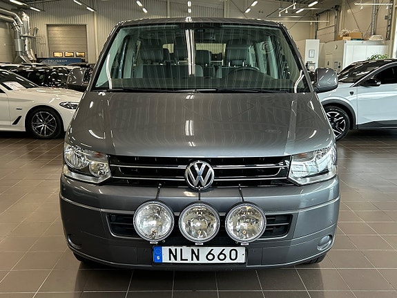 Volkswagen Caravelle 10 of 26