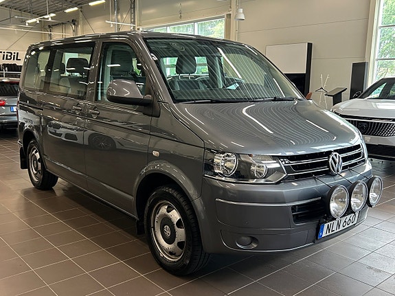 Volkswagen Caravelle 9 of 26