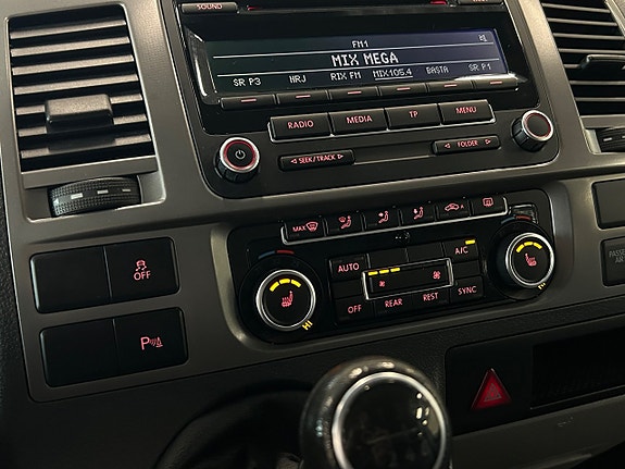 Volkswagen Caravelle 19 of 26