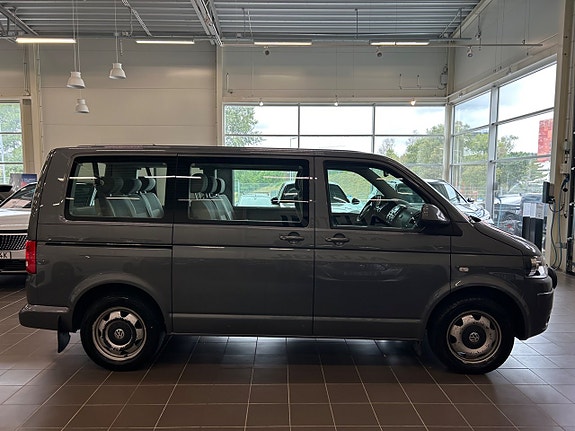 Volkswagen Caravelle 8 of 26