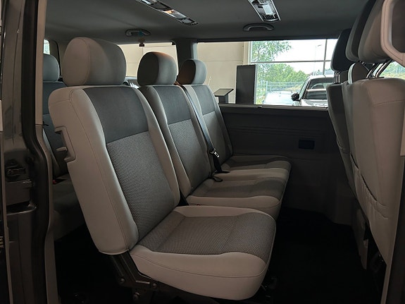 Volkswagen Caravelle 14 of 26