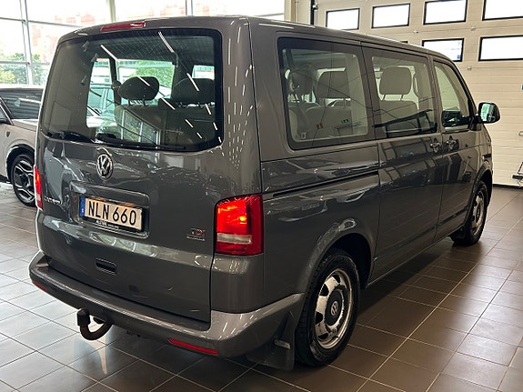 Volkswagen Caravelle 7 of 26