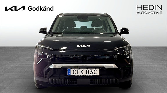 Kia EV3 2 of 12
