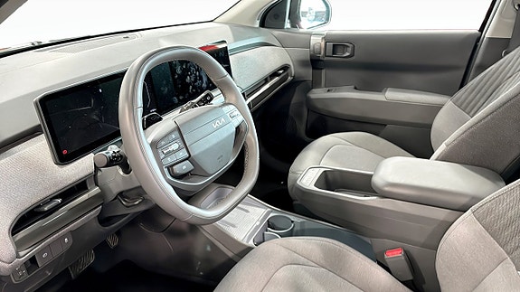 Kia EV3 8 of 12